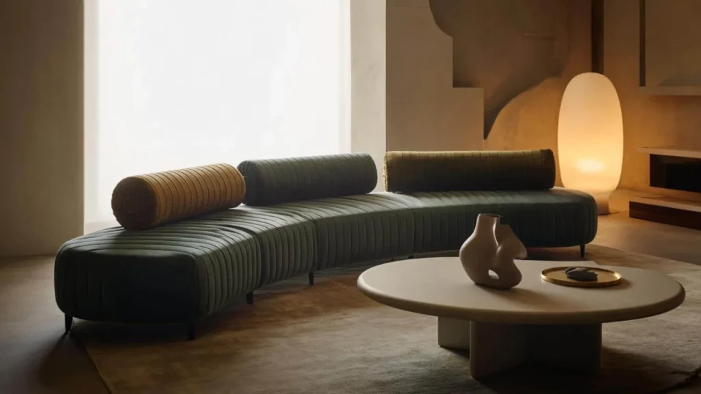 Luxury hotels quietly ditched sofa cushions in 2025—now everyone’s copying their bold alternative