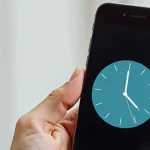 This woman turned on airplane mode for 30 minutes daily—what happened to her brain surprised everyone